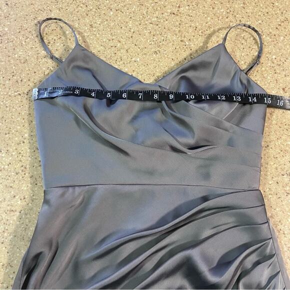 NWOT Lulus Glamorous Persona Grey Satin Pleated Sleeveless Tulip Maxi Dr… - Picture 4 of 8